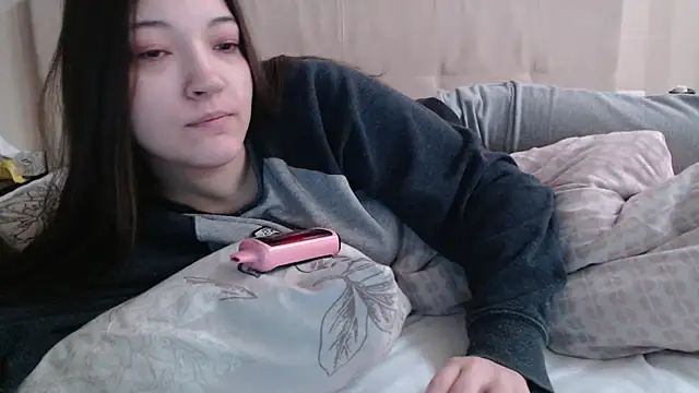 Snapshot of AlisaDevis chatting on 02-22-26, 07:19 AlisaDevis online show from 02-22-26, 07:19