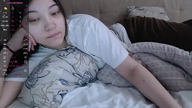 Snapshot of AlisaDevis chatting on 03-01-26, 07:21 AlisaDevis online show from 03-01-26, 07:21