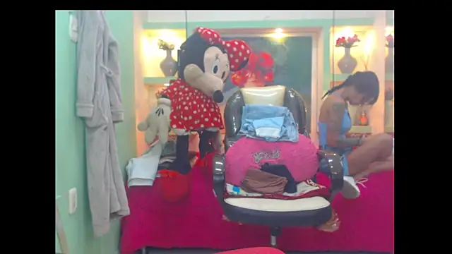Snapshot of lorenapinto chatting on 07-04-26, 02:23 lorenapinto online show from 07-04-26, 02:23