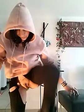 freyamoret online show from 03-01-25, 08:45