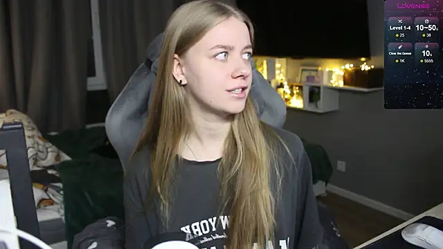 candy maggie online show from 12-19-24, 04:02