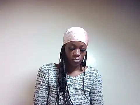 Snapshot of Creamy_candy17 chatting on 10-23-25, 12:32 Creamy candy17 online show from 10-23-25, 12:32