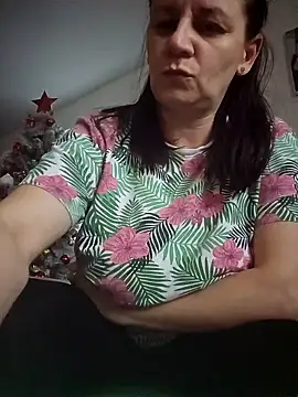 Snapshot of KristenVega chatting on 12-21-24, 01:21 KristenVega online show from 12-21-24, 01:21