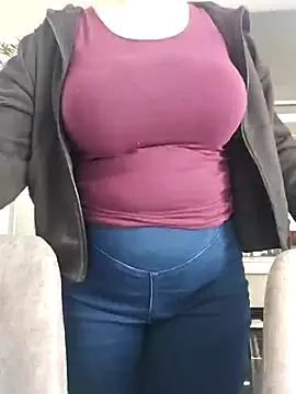 Snapshot of KristenVega chatting on 03-06-25, 12:19 KristenVega online show from 03-06-25, 12:19