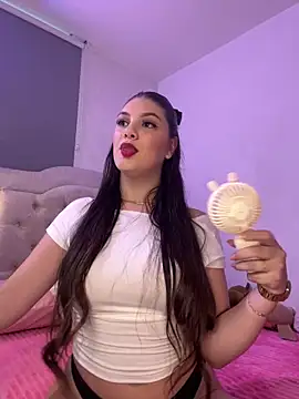 Snapshot of EmilyS__ chatting on 01-17-25, 10:23 EmilyS online show from 01-17-25, 10:23