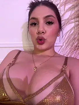 Snapshot of EmilyS__ chatting on 02-25-25, 11:00 EmilyS online show from 02-25-25, 11:00