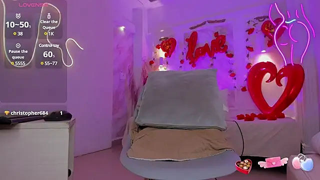 Snapshot of NastassjaCandy chatting on 02-13-25, 10:11 NastassjaCandy online show from 02-13-25, 10:11