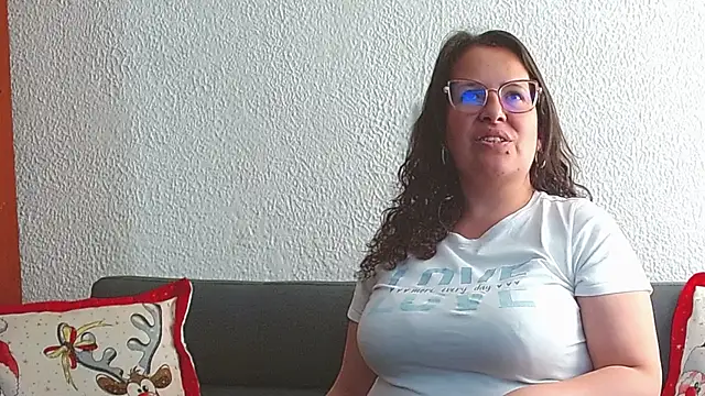 Snapshot of honeyhot_paty chatting on 12-08-24, 06:06 honeyhot paty online show from 12-08-24, 06:06