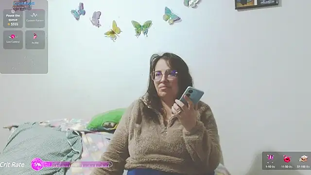 Snapshot of honeyhot_paty chatting on 01-24-25, 02:39 honeyhot paty online show from 01-24-25, 02:39