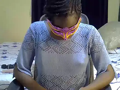 Snapshot of QueenJelly_Sexy chatting on 09-18-25, 03:36 QueenJelly Sexy online show from 09-18-25, 03:36