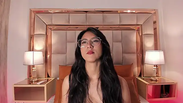 Snapshot of DaraBeckett chatting on 12-26-24, 12:16 DaraBeckett online show from 12-26-24, 12:16