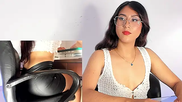 Snapshot of DaraBeckett chatting on 03-07-25, 03:28 DaraBeckett online show from 03-07-25, 03:28