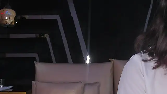 Snapshot of DaraBeckett chatting on 10-04-25, 11:41 DaraBeckett online show from 10-04-25, 11:41