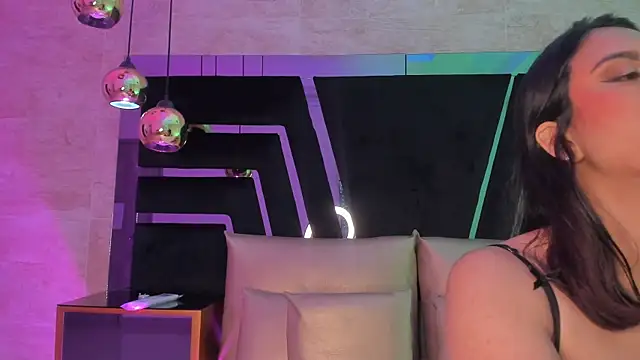 Snapshot of DaraBeckett chatting on 11-01-25, 11:56 DaraBeckett online show from 11-01-25, 11:56