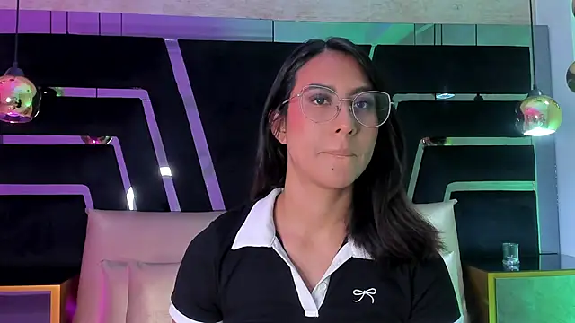 Snapshot of DaraBeckett chatting on 11-06-25, 11:55 DaraBeckett online show from 11-06-25, 11:55