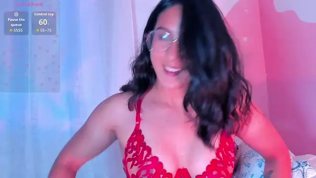 Snapshot of DaraBeckett chatting on 06-02-26, 11:34 DaraBeckett online show from 06-02-26, 11:34