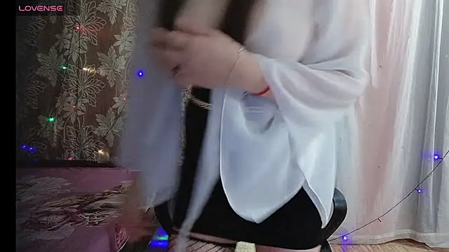 Snapshot of Lanian_99 chatting on 11-26-25, 10:44 Lanian 99 online show from 11-26-25, 10:44