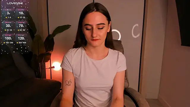 Snapshot of helen_ramsay chatting on 12-19-24, 12:02 helen ramsay online show from 12-19-24, 12:02