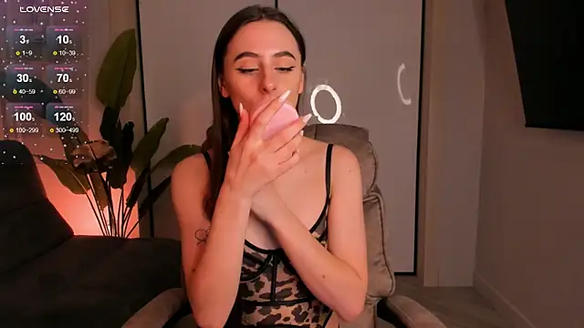 Snapshot of helen_ramsay chatting on 02-23-25, 05:50 helen ramsay online show from 02-23-25, 05:50