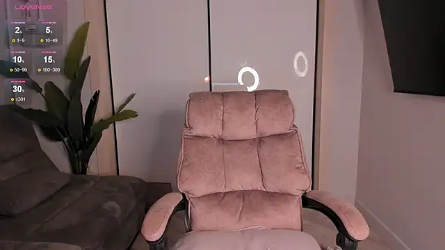 Snapshot of helen_ramsay chatting on 03-19-25, 04:13 helen ramsay online show from 03-19-25, 04:13