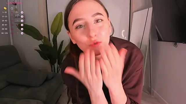 Snapshot of helen_ramsay chatting on 10-03-25, 02:58 helen ramsay online show from 10-03-25, 02:58