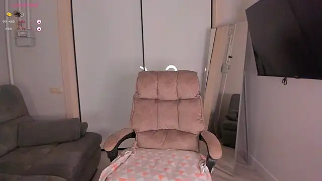 Snapshot of helen_ramsay chatting on 10-13-25, 03:12 helen ramsay online show from 10-13-25, 03:12