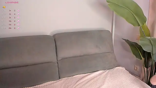 Snapshot of helen_ramsay chatting on 10-17-25, 03:14 helen ramsay online show from 10-17-25, 03:14