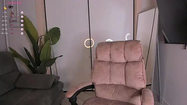 Snapshot of helen_ramsay chatting on 11-11-25, 02:50 helen ramsay online show from 11-11-25, 02:50