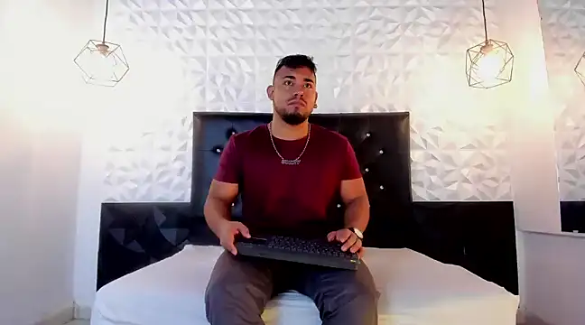 BrianMalonee online show from 02-04-25, 01:59