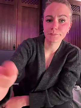 selenaluvv online show from 04-04-26, 03:09