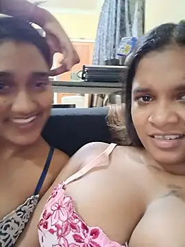 Snapshot of Indianqueen03 chatting on 06-25-26, 06:23 Indianqueen03 online show from 06-25-26, 06:23