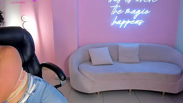 AlessaRomero online show from 02-17-25, 07:21