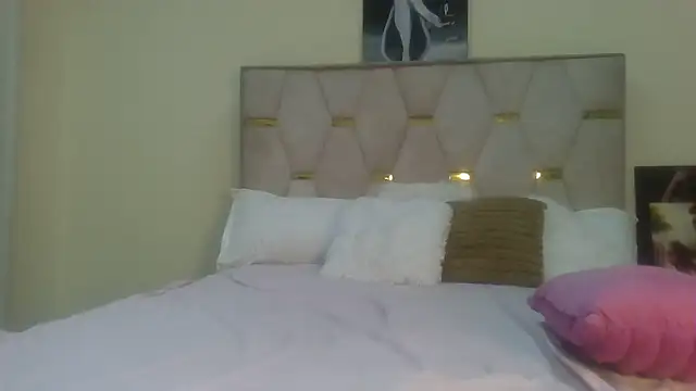 Snapshot of Fine_assie chatting on 02-23-25, 11:58 Fine assie online show from 02-23-25, 11:58