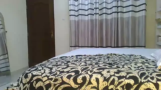 Fine assie online show from 06-21-26, 05:59