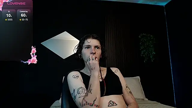 pretty cristal69 online show from 02-13-26, 12:56