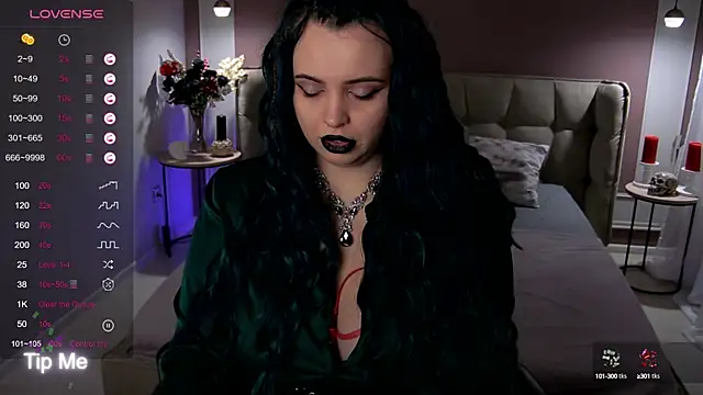 Snapshot of Miss_Maya_Mils chatting on 10-06-25, 01:03 Miss Maya Mils online show from 10-06-25, 01:03