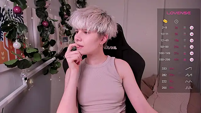 Snapshot of enigma_mia chatting on 12-05-24, 09:06 enigma mia online show from 12-05-24, 09:06