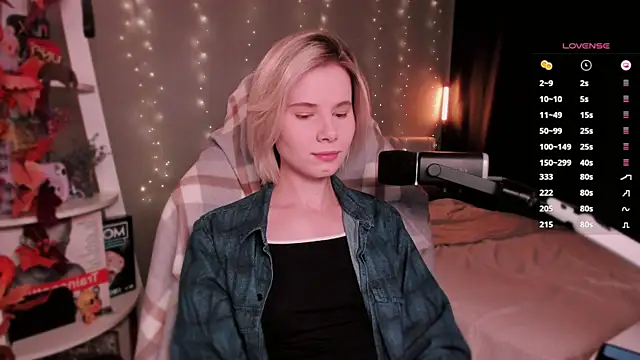 Snapshot of enigma_mia chatting on 11-10-25, 08:46 enigma mia online show from 11-10-25, 08:46