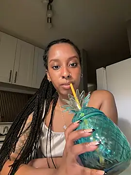 Your Paris online show from 02-25-25, 03:31