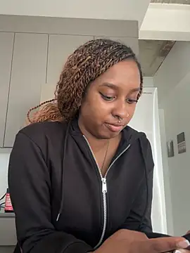 Your Paris online show from 09-26-25, 03:49