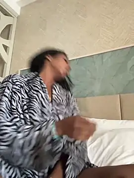 Your Paris online show from 04-15-26, 09:26