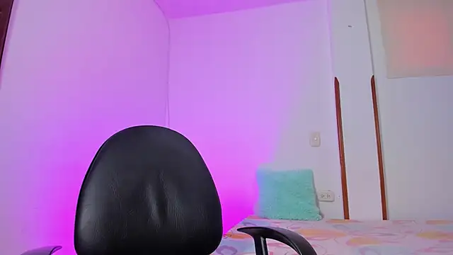 iris torrez  online show from 01-29-25, 06:07