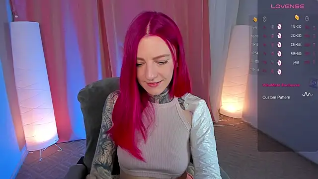 Roxy      online show from 02-06-25, 06:35