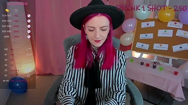 Roxy      online show from 02-07-25, 08:31