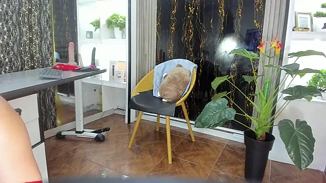 MissEscarleth online show from 02-25-25, 02:47