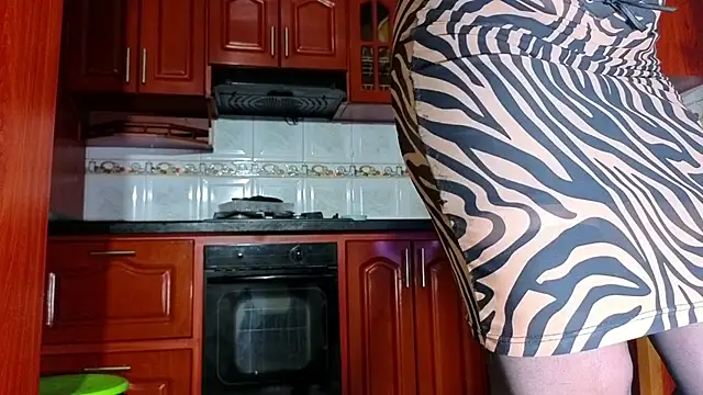 MissEscarleth online show from 12-22-25, 02:52