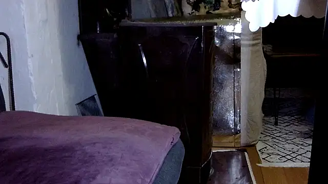 Snapshot of by-panic chatting on 12-17-24, 10:11 by-panic online show from 12-17-24, 10:11