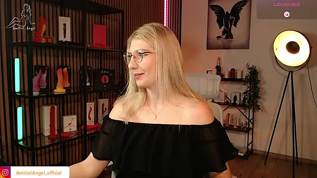 Amitiel Angel online show from 11-22-25, 08:19