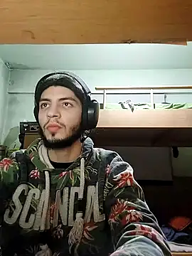 Snapshot of kleineid77 chatting on 12-29-24, 11:39 kleineid77 online show from 12-29-24, 11:39