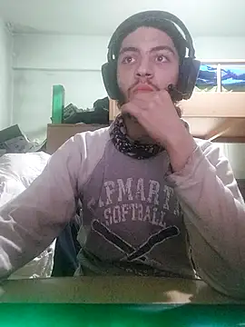 Snapshot of kleineid77 chatting on 02-22-25, 02:08 kleineid77 online show from 02-22-25, 02:08